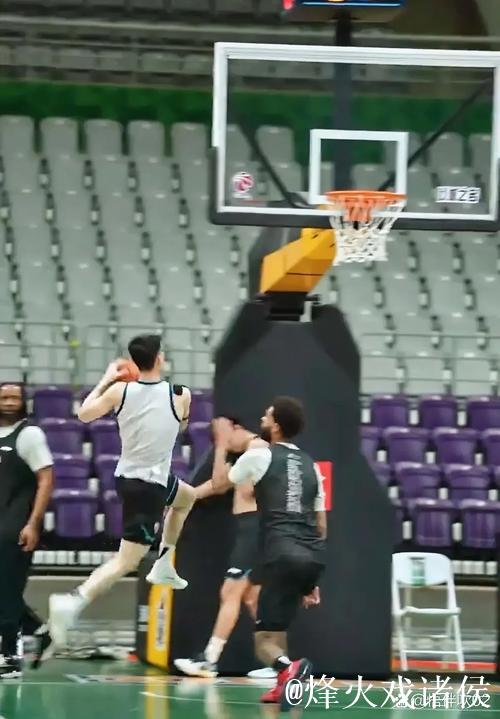 杨鸣揭秘辽宁男篮大胜广厦16分背后的真相